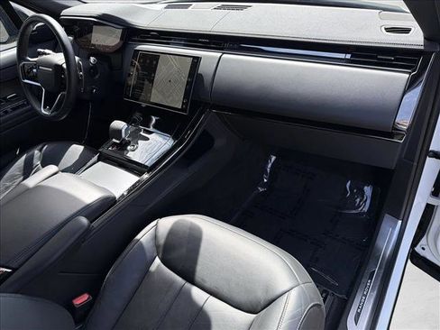 Used 2025 Land Rover Range Rover Sport SE image 26