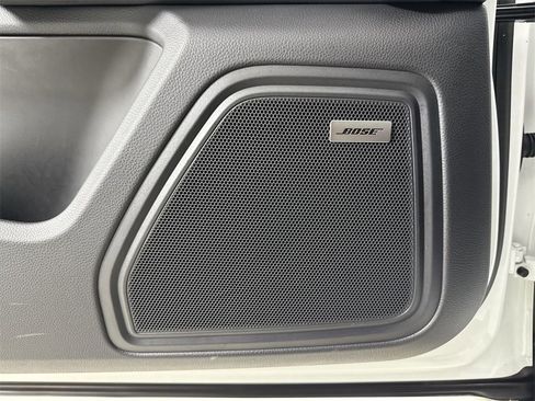 Certified 2025 Porsche Macan image 35