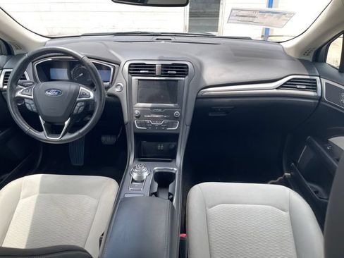 Used 2020 Ford Fusion SE w/ Equipment Group 151A FWD image 31