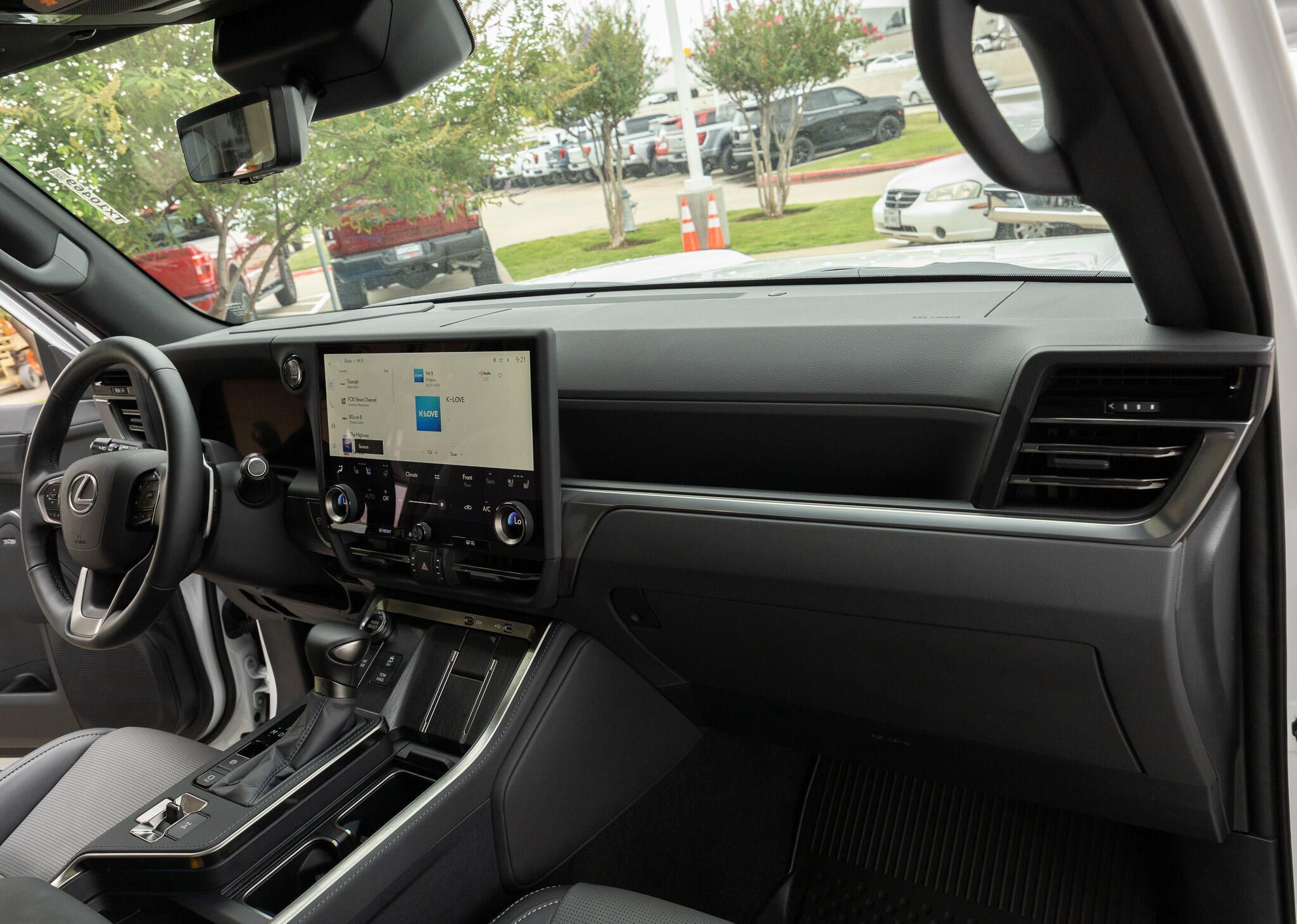 Used 2026 Lexus GX 550 w/ Accessory Package (2T) AWD/4WD image 19