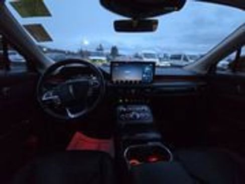 Used 2022 Lincoln Nautilus Reserve image 8