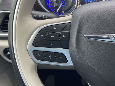 Used 2018 Chrysler Pacifica Limited w/ Tire & Wheel Group image 19