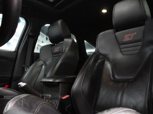Used 2016 Ford Focus ST w/ Equipment Group 402A image 8