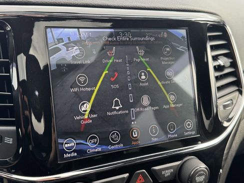 Used 2020 Jeep Grand Cherokee Altitude image 23