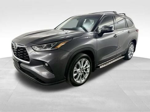 Used 2021 Toyota Highlander Limited image 4