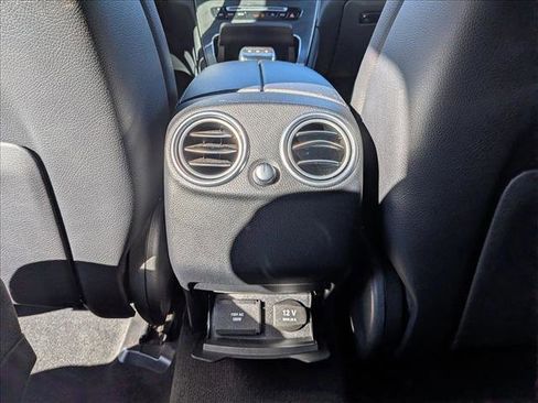 Used 2019 Mercedes-Benz GLC 300 4MATIC image 17