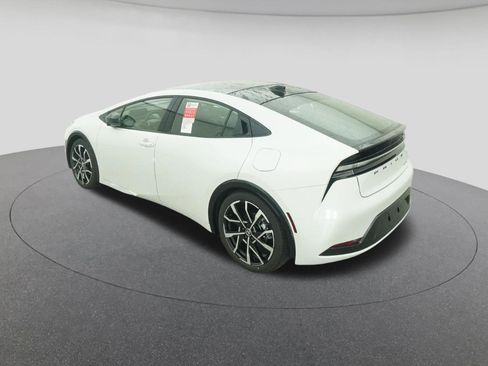 New 2026 Toyota Prius Plug-In Hybrid image 5