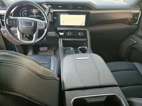 Used 2025 GMC Sierra 2500 Denali w/ Denali Reserve Package image 12