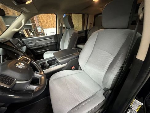 Used 2019 RAM 3500 Big Horn image 19