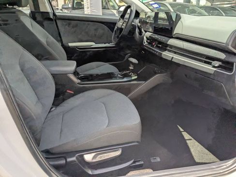 Used 2025 Kia K4 FWD image 26