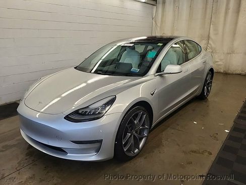 Used 2018 Tesla Model 3 Long Range image 2