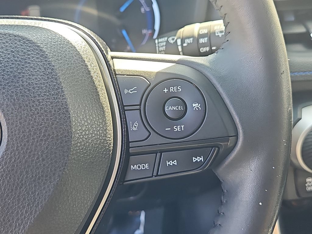 Used 2020 Toyota RAV4 XSE AWD/4WD image 18
