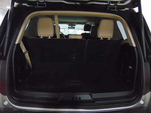 Used 2023 Ford Expedition Limited image 7