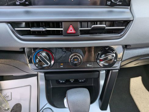 Certified 2026 Kia Seltos LX FWD image 24