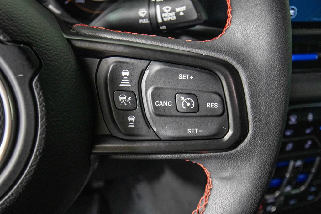 Used 2024 Jeep Gladiator Rubicon w/ Technology Group AWD/4WD image 23