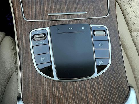 Used 2020 Mercedes-Benz GLC 350e 4MATIC image 16