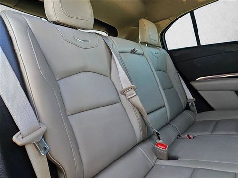 Used 2023 Cadillac XT4 Luxury w/ Cold Weather Package FWD image 19