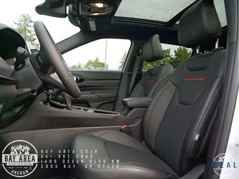 New 2026 Jeep Compass Trailhawk w/ Sun, Sound & Navigation Group image 11