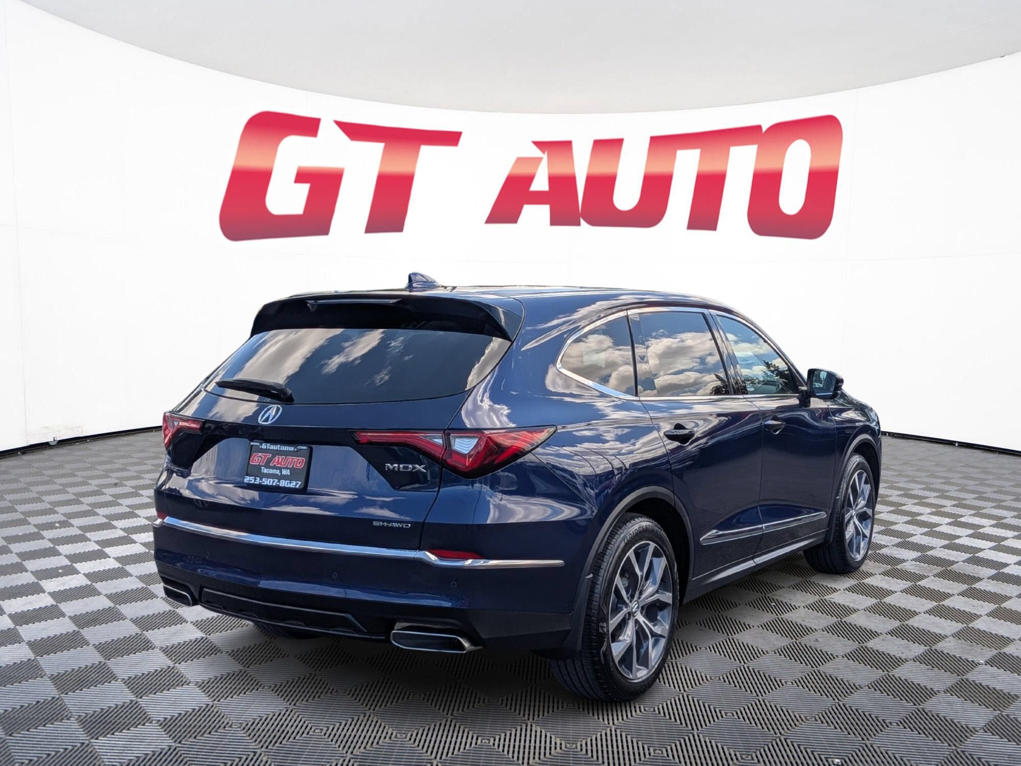 Used 2023 Acura MDX w/ Technology Package AWD/4WD image 4