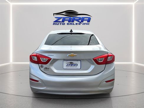 Used 2017 Chevrolet Cruze LS FWD image 6