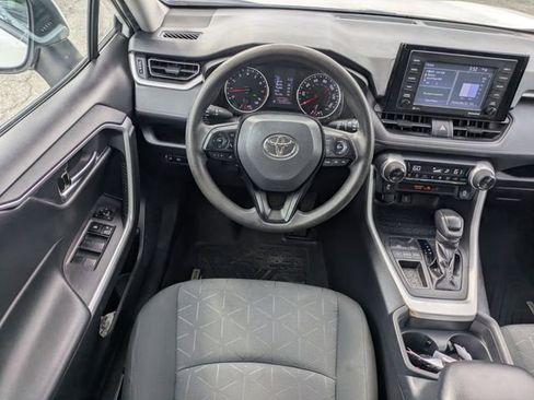 Used 2020 Toyota RAV4 XLE image 17
