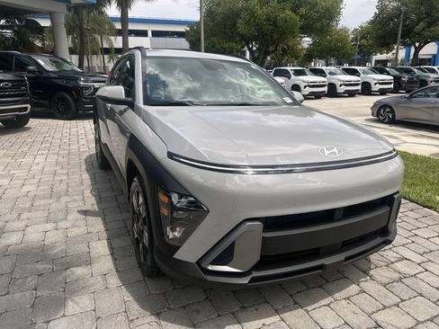 Used 2025 Hyundai Kona SEL FWD image 17