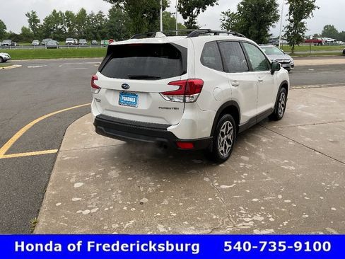 Used 2019 Subaru Forester Premium AWD/4WD image 5