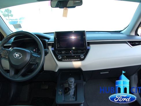 Used 2026 Toyota Corolla Cross L FWD image 18