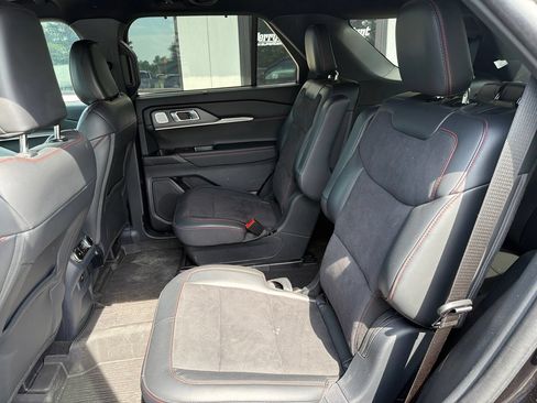 Used 2025 Ford Explorer ST AWD/4WD image 6