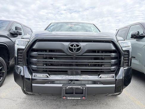 New 2026 Toyota Tundra Limited AWD/4WD image 3