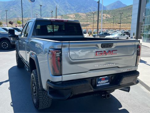 Used 2025 GMC Sierra 2500 AT4X AWD/4WD image 10