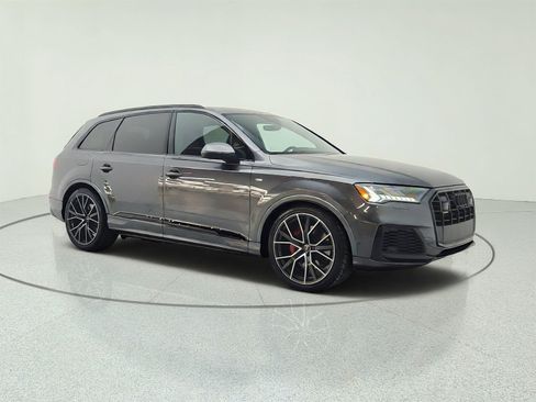 Used 2024 Audi Q7 3.0T Prestige w/ Prestige Package AWD/4WD image 3
