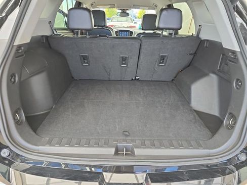 Used 2024 GMC Terrain SLT image 21