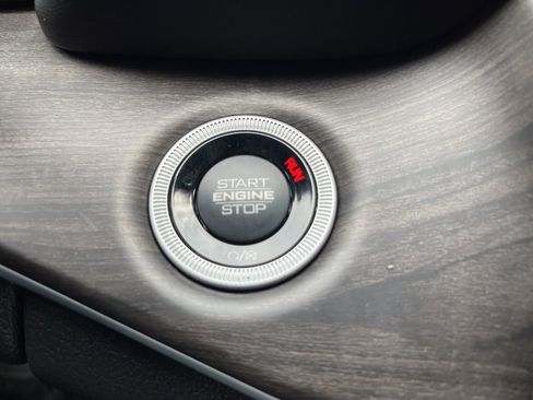 New 2025 Jeep Grand Cherokee L Limited image 32