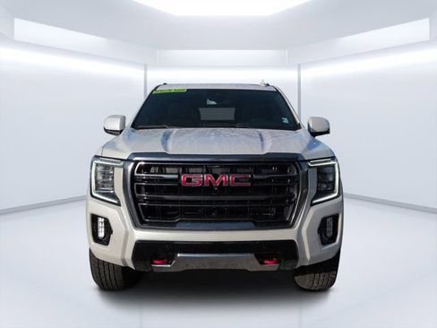 Used 2024 GMC Yukon AT4 w/ Technology Package AWD/4WD image 8