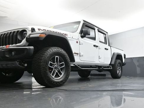 Used 2024 Jeep Gladiator Mojave w/ Technology Group AWD/4WD image 25