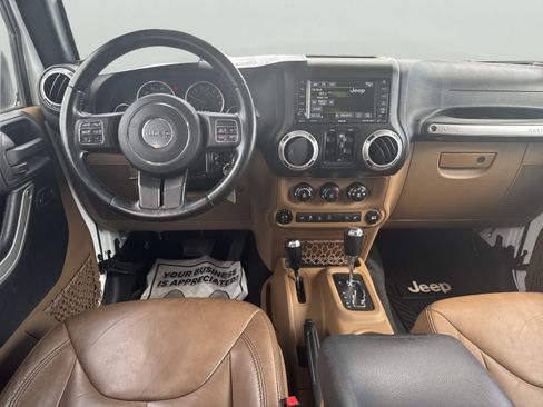 Used 2015 Jeep Wrangler Unlimited Sahara w/ Dual Top Group AWD/4WD image 23