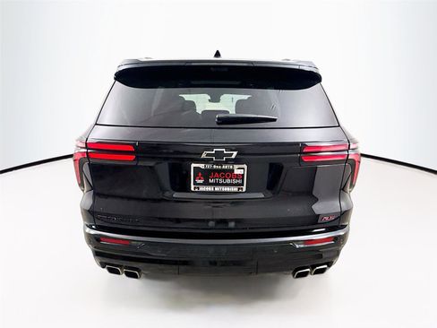 Used 2024 Chevrolet Traverse RS image 5