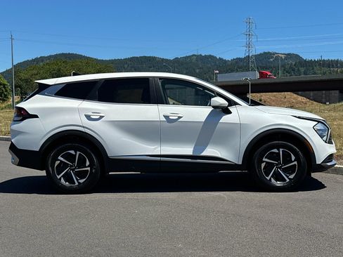 Used 2023 Kia Sportage LX AWD/4WD image 2