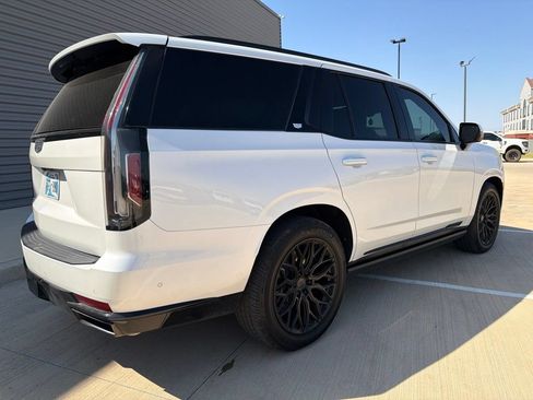 Used 2023 Cadillac Escalade Sport Platinum AWD/4WD image 3
