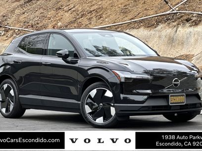 New 2025 Volvo EX30 Plus w/ Climate Package
