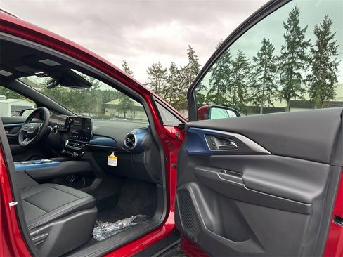 New 2026 Chevrolet Equinox EV LT image 11