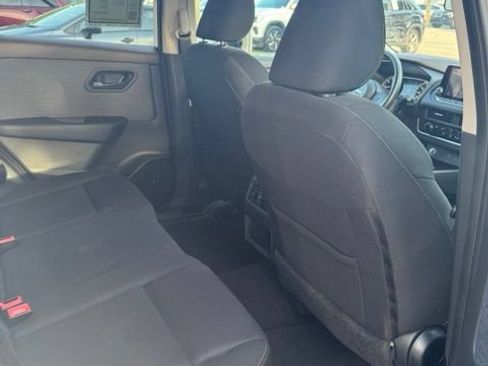 Used 2023 Nissan Rogue S FWD image 11
