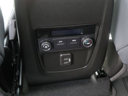 Used 2024 Buick Enclave Essence w/ Experience Buick Package AWD/4WD image 19