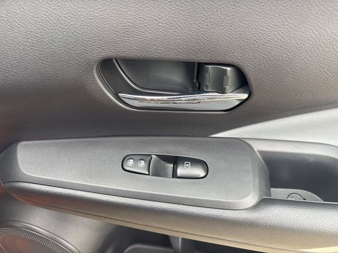 Used 2023 Nissan Kicks SR w/ SR Premium Package FWD image 28