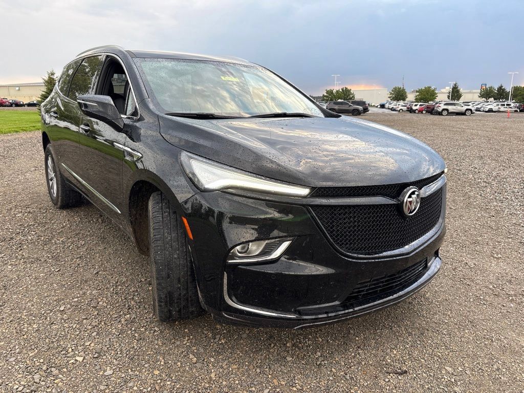 Used 2024 Buick Enclave Essence w/ Sound and Sites Package AWD/4WD image 13