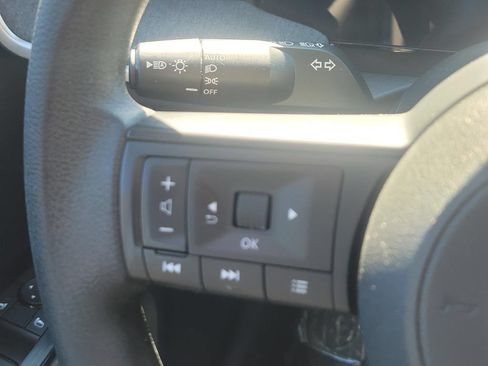 Used 2025 Nissan Kicks SV AWD/4WD image 22