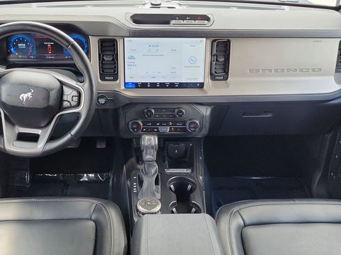 Used 2025 Ford Bronco Outer Banks AWD/4WD image 14