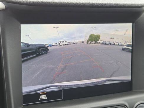 Used 2023 GMC Terrain SLT w/ Elevation Edition FWD image 3