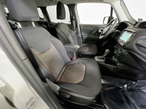 Used 2023 Jeep Renegade Latitude image 26